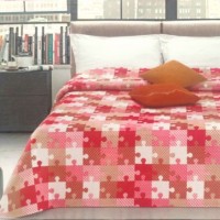 Pink Puzzle bedspread king size 
